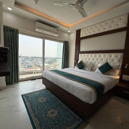 Hotel 7 Heaven Dehradun Dış mekan fotoğraf