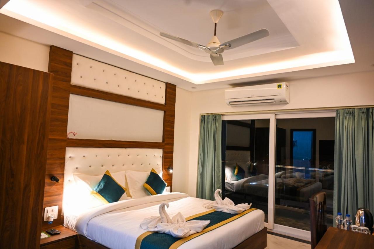 Hotel 7 Heaven Dehradun Dış mekan fotoğraf