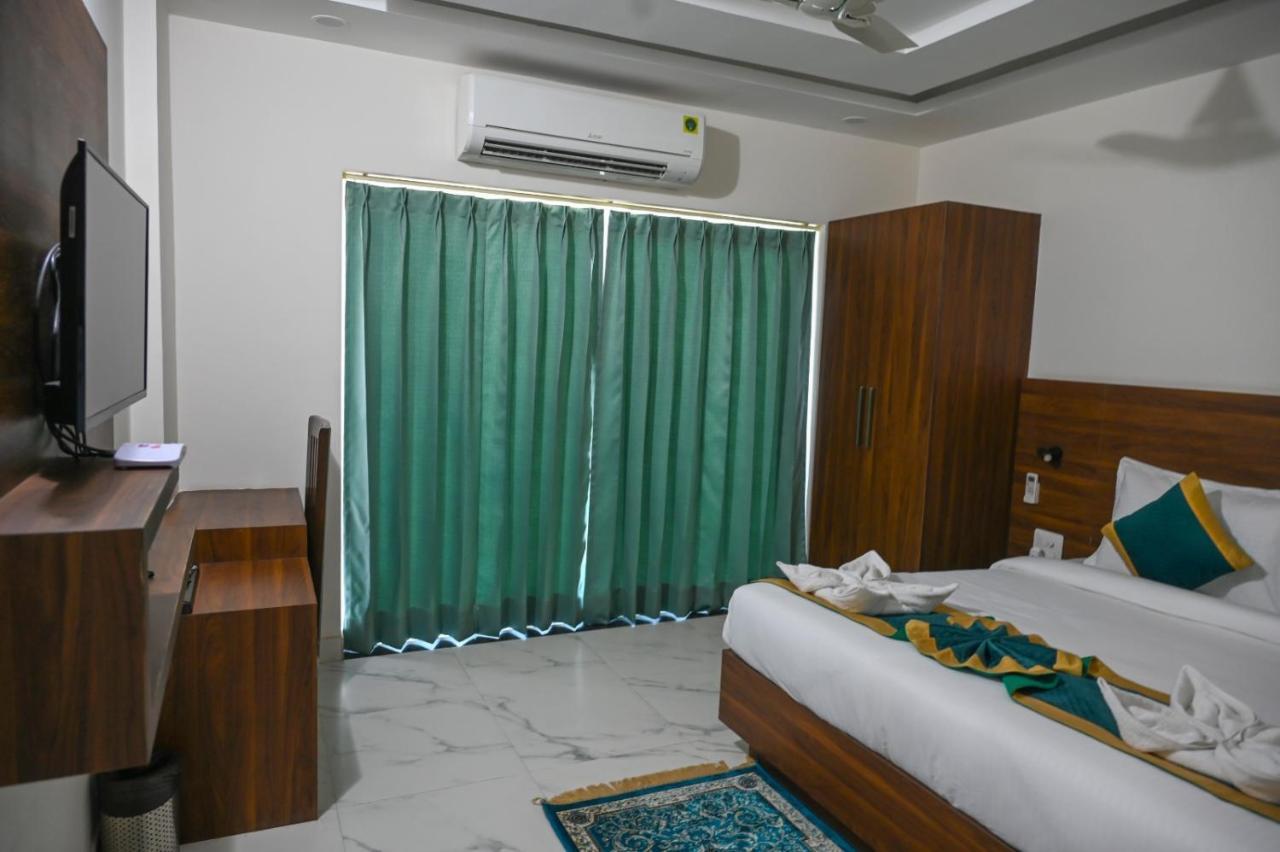 Hotel 7 Heaven Dehradun Dış mekan fotoğraf