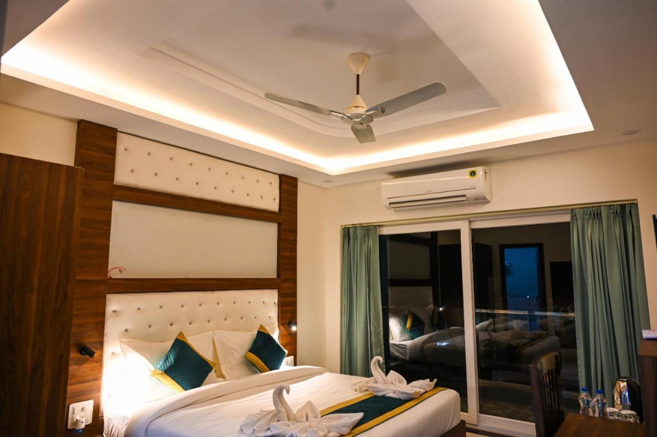 Hotel 7 Heaven Dehradun Dış mekan fotoğraf