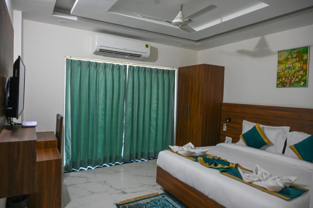 Hotel 7 Heaven Dehradun Dış mekan fotoğraf