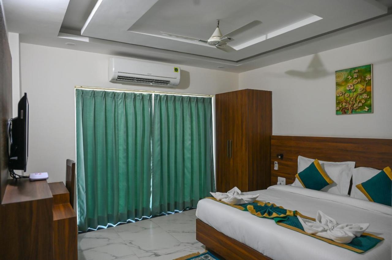 Hotel 7 Heaven Dehradun Dış mekan fotoğraf