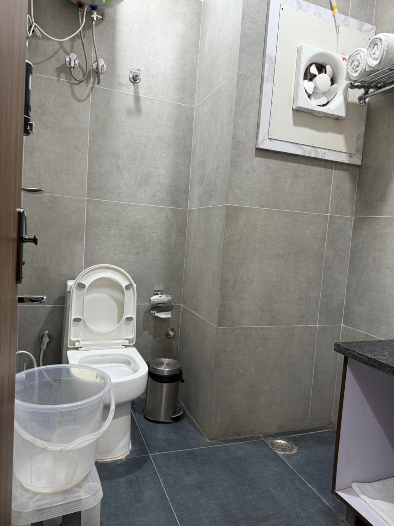 Hotel 7 Heaven Dehradun Dış mekan fotoğraf