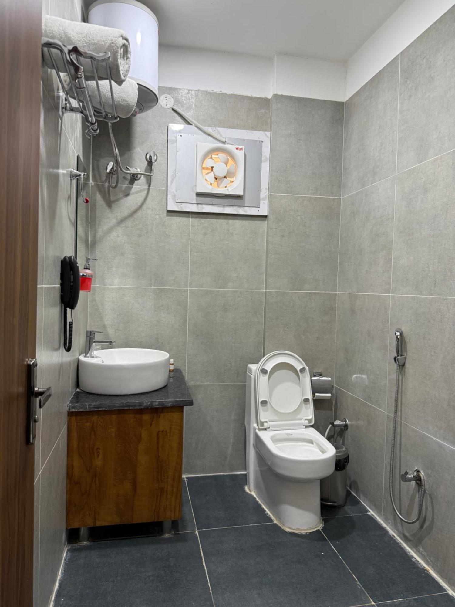 Hotel 7 Heaven Dehradun Dış mekan fotoğraf