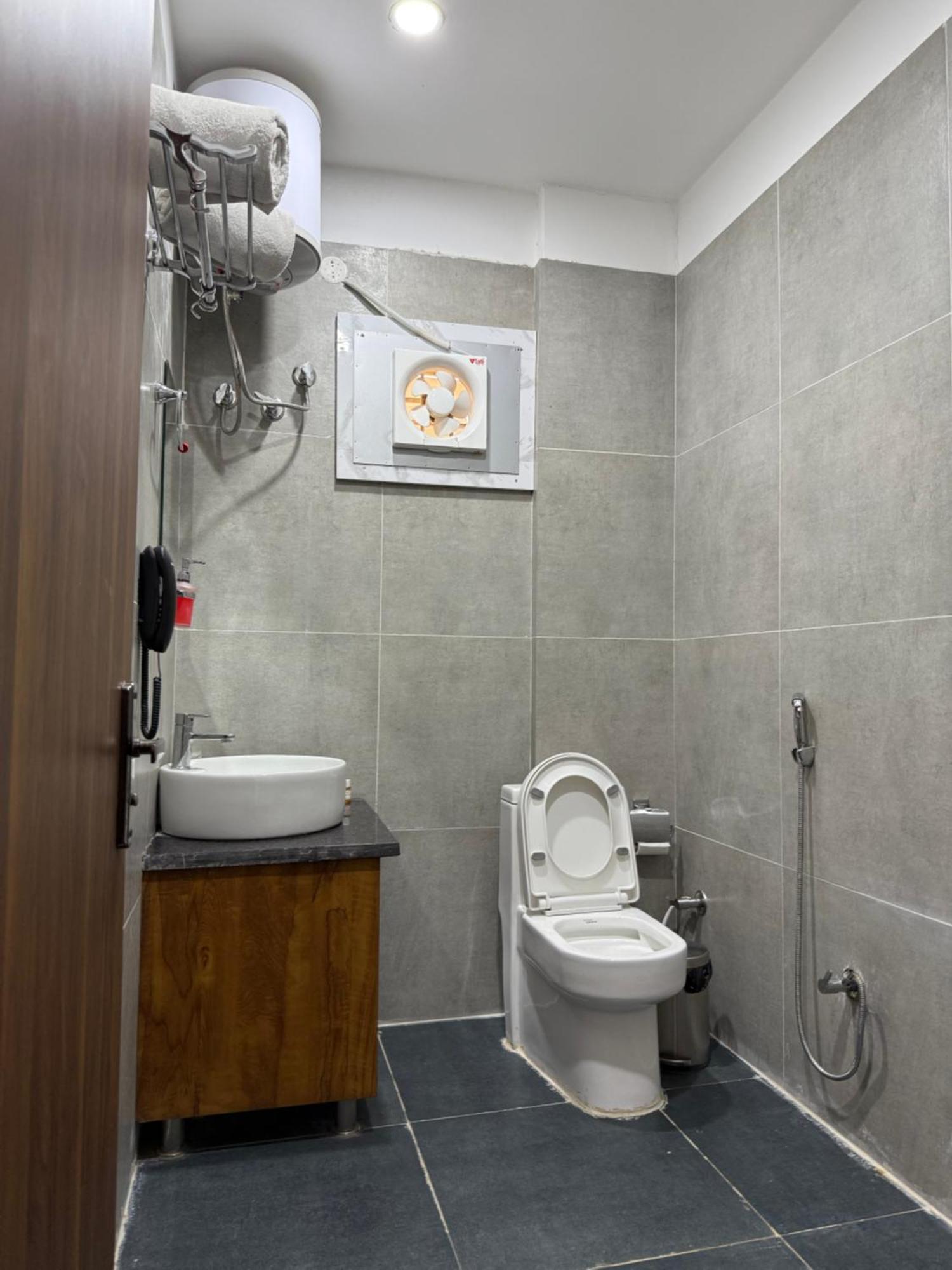 Hotel 7 Heaven Dehradun Dış mekan fotoğraf