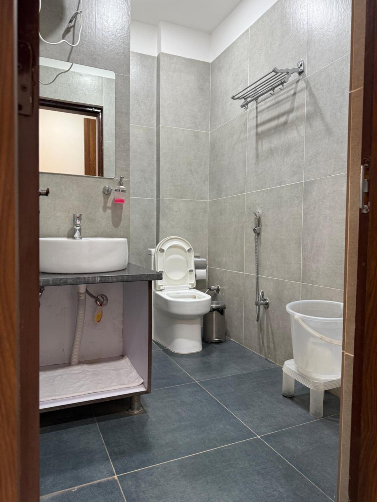 Hotel 7 Heaven Dehradun Dış mekan fotoğraf
